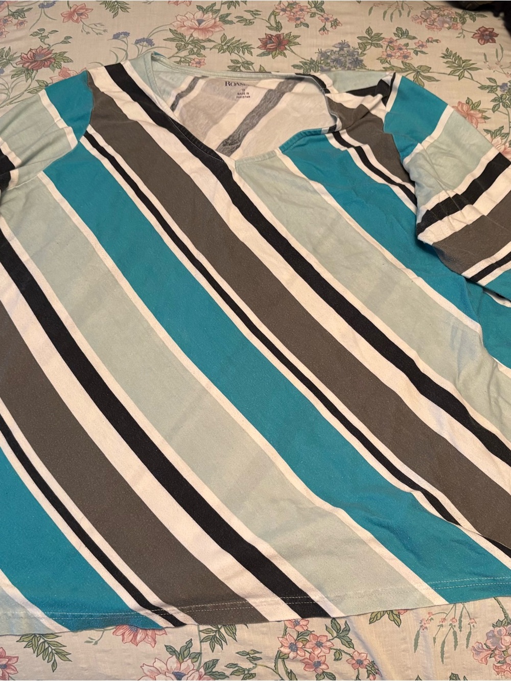 Roaman's Short-Sleeve V-Neck Shirt in Teal, Gray & White